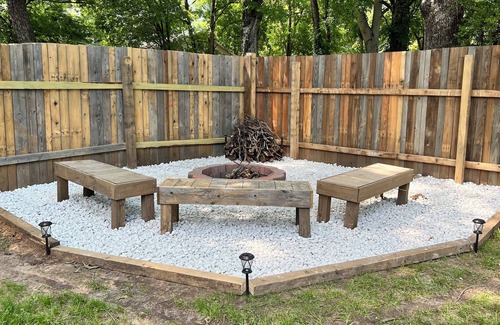 Alix House | Lets Unwine + Game room +Backyard Oasis!