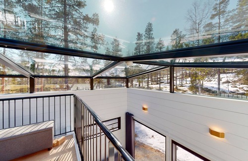 Sirkka Villa | Levi Aurora Igloo (glass roof, jacuzzi & sauna)