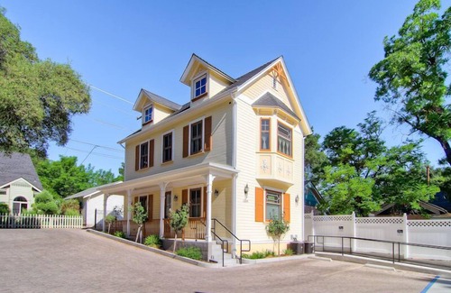 Paso Robles Apartment | Lewis Loft-Just Steps to Downtown Paso Robles! Updated to Two Bedroom Suites!