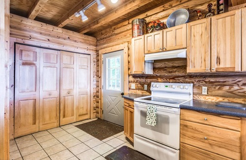 Lexington Cabin | Lexington - Lake Huron - Large Log Home - Sandy Beach/Sunrise