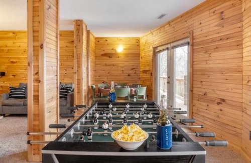 Asheville House | Leyland by AvantStay Cabin Mansion w Views