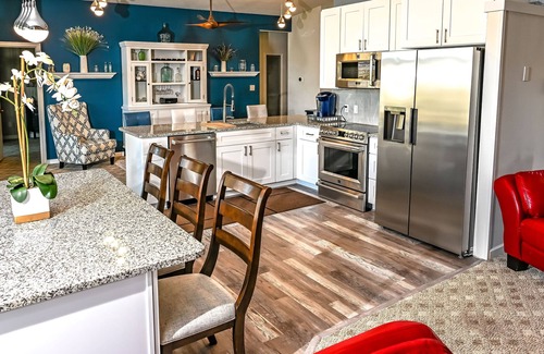 Tri-Cities House | Lg House w beautiful River View 2 stories, 5bd3bth