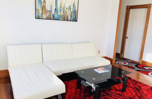 Dorchester Condo | Lg suite for up to 8 ppl/2 floor