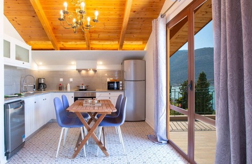 Geni Apartment | Liana's House with great view in Vlicho Bay & big private pool !