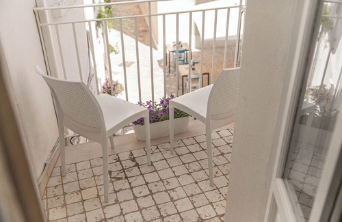 Centro Storico Apartment | Libeccio dwelling - historic center a few meters from the sea