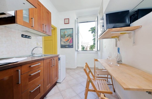 Rione XVIII Castro Pretorio Apartment | Liberty Square Vicenza Loft in the heart of the historical center of old Rome.