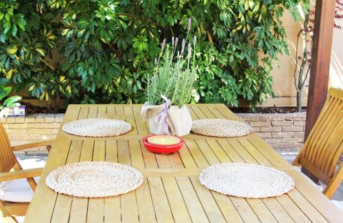 Anavyssos Apartment | Lida Garden Studio