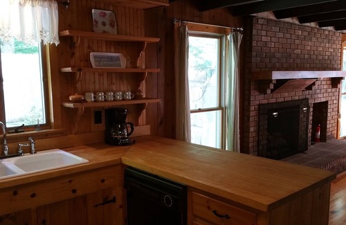 Blakeslee Cottage | Lidie's Place - A Secluded Forest Cottage