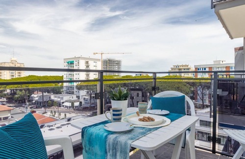 Lido degli Estensi Apartment | Lido degli Estensi Flat a stone's throw from the beach