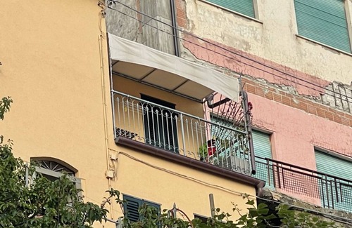 Manarola Apartment | Liersena Sea View Mini Villa with AC