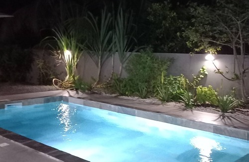 Saint-Joseph Villa | Lieu Calme et Verdoyant Pour se Ressourcer : bas de Villa Avec Piscine Pour 2per