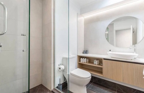 Auckland Central Business District Apartment | Life in the City Studio Apt with Pool & Gym
