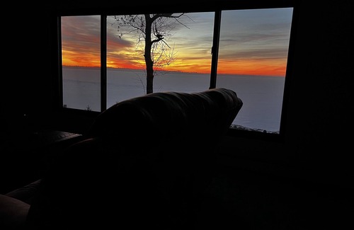 Brainerd House | Life Is Good Lodge lakefront, private beach between Brainerd & Nisswa, game room