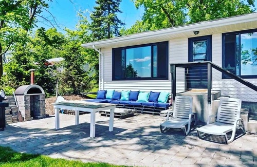 Brainerd House | Life Is Good Lodge lakefront, private beach between Brainerd & Nisswa, game room
