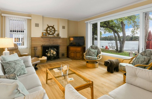 Powers Lake House | Life on the Lake - Charming Powers Lakefront