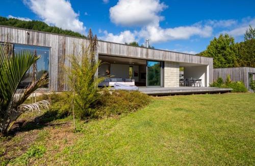 Tata Beach House | Ligar Escape - Golden Bay Holiday Home