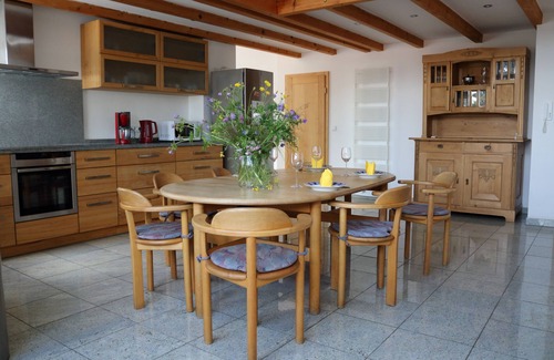 Blumenau Apartment | Light 110 m2 top floor apartment w/gallery, central in Munich Laim/Hadern