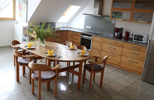 Blumenau Apartment | Light 110 m2 top floor apartment w/gallery, central in Munich Laim/Hadern