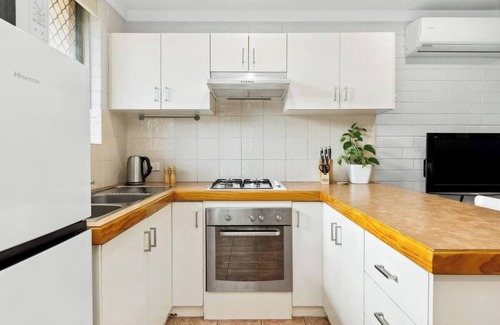 Wembley Apartment | Light and Bright Apartment