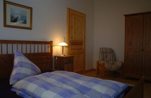 Grosefehn Apartment | Light and bright apartment with piano in the heart of East Friesland