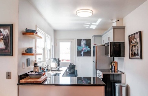 College Hill House | Light and bright apartment in the heart of Eugene