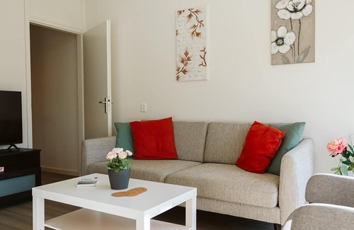 Ouddorp House | Light and spacious holiday home for 4 people