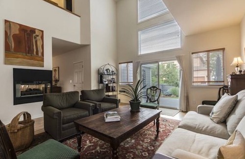 Noble Park House | Light bright centrally located home