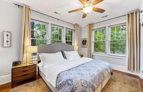 Cherry House | Light Filled 2 Bedroom in Myers Park with a Porch
