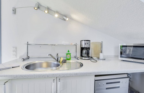 Bogenhausen Apartment | Light-flooded holiday home "Muc City de Lux" with Balcony & Wi-Fi; Parking Available