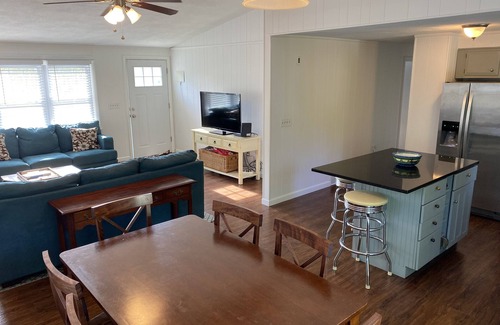 Bonnet Shores House | Light & Open Family Beach House Short Walk to Kelly Beach