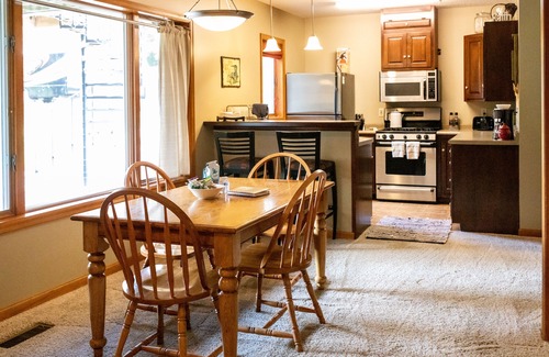 Prior Lake House | Light Spacious 2BD/1BA Private Destination Getaway