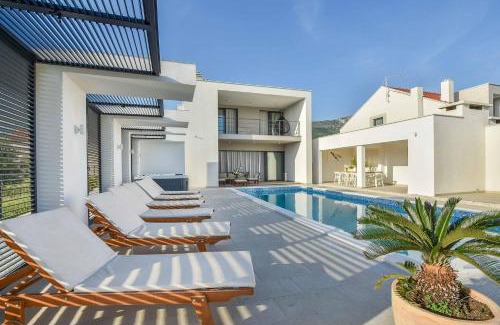 Kastela Villa | Light Star I
