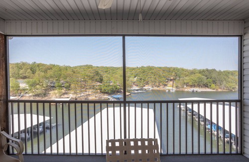 Lakeland Condo | Lighthouse Landing 5-403 - Waterfront Condo with Screened Deck!
