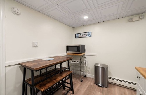 Sylvan Beach Apartment | `Lighthouse Loft`-3BR, Queen, Full, Full + Futon!