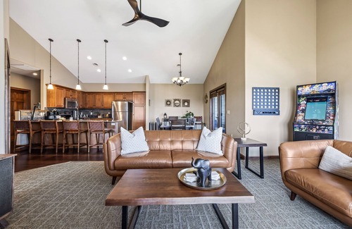 Sheboygan Condo | Lighthouse Lookout - 3BR/Steps to Lake Michigan & Views