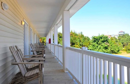 Ocracoke Condo | Lighthouse Villas 10: Centrally located condo in Ocracoke