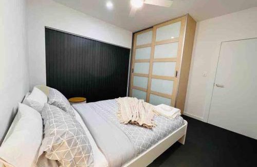 Lightsview Apartment | Lightsview 2 BR Apt, Free Parking and WiFi 9 KM from CBD