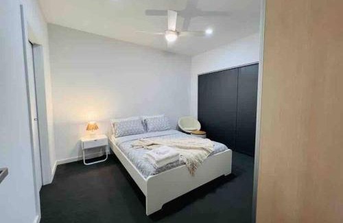 Lightsview Apartment | Lightsview 2 BR Apt, Free Parking and WiFi 9 KM from CBD