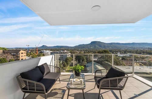Wollongong CBD Apartment | Lightview Escape Amazing Vistas by North Beach