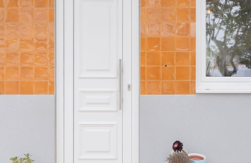 Leixões House | Liiiving in Matosinhos- Colorwave Terrace House