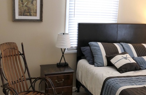 Columbus House | Lil' Grand - 3 bedroom , 1 full bathroom; Ready for your Columbus experience! 😎