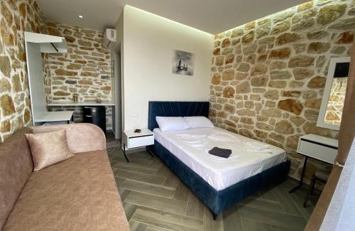 Himare House | Lila view
