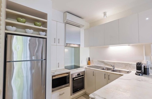 Palm Cove Resort | Lilac Suite Chic Resort Living at The Beach Club