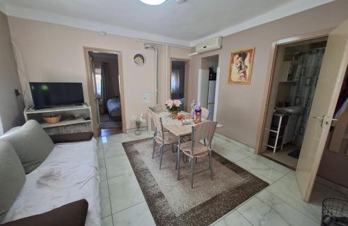 Zsorifurdo Apartment | Liliom Apartman