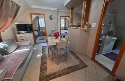 Zsorifurdo Apartment | Liliom Apartman