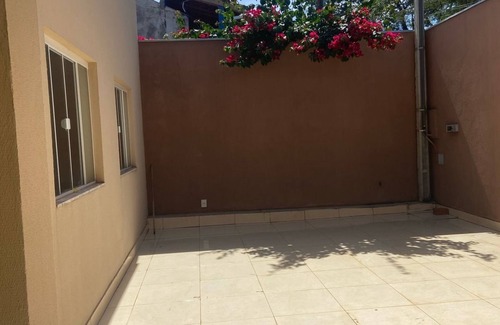 Brasilia House | Lilly Queen I, 1-Private bedroom with WiFi near to the Airport in Londrina