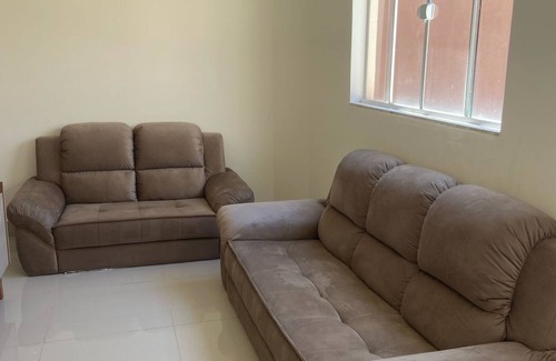 Brasilia House | Lilly Queen I, 1-Private bedroom with WiFi near to the Airport in Londrina