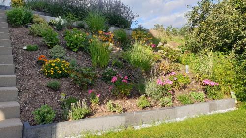 Wutha-Farnroda Apartment | Lillys Garden
