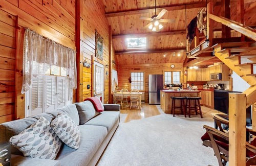 Beaver Cove House | Lily Bay Getaway