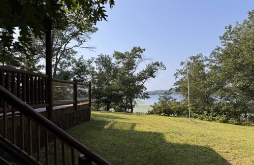 Webb Lake House | Lily Lake - 3br 2 King 1 Queen - UTV Snowmobile